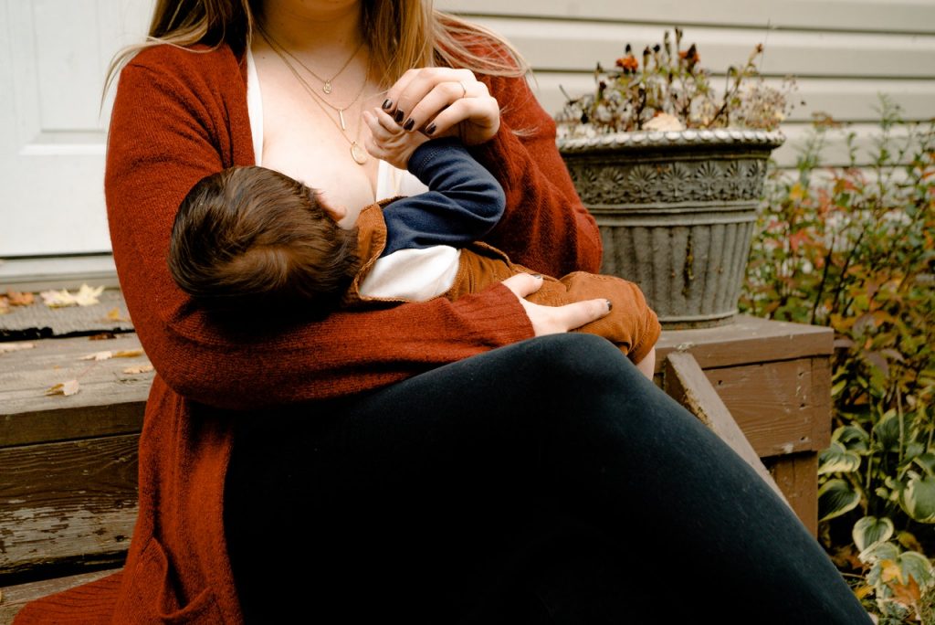 A Quick Guide to Breastfeeding for New Moms