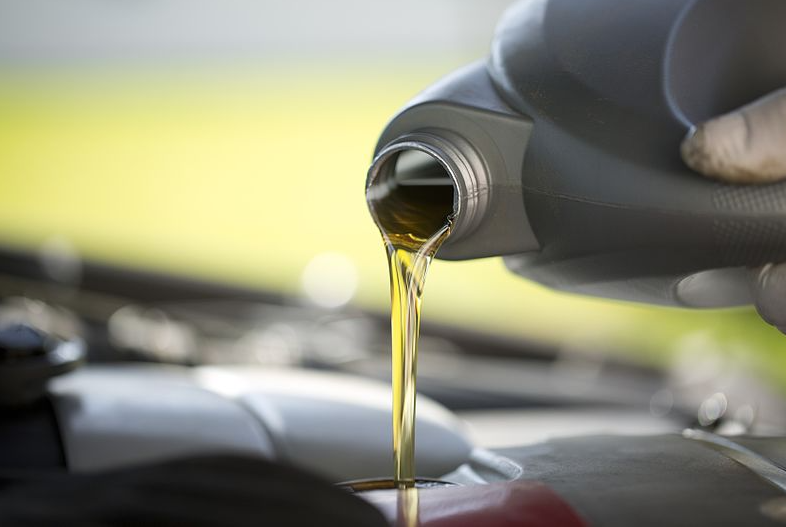 types of car engine oil