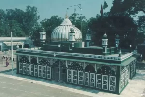 Piran-Kaliyar-Sharif-Dargah