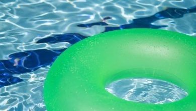 3 Ways to Add Chlorine Tablets to Your Pool