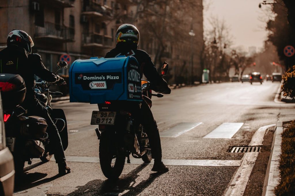 Advantages of a Motorcycle Delivery Service